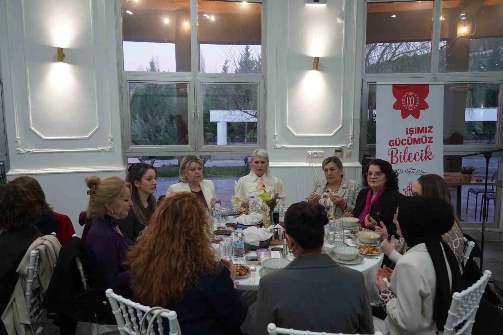 Başkan Subaşı kadınlarla iftar yemeğinde bir araya geldi
