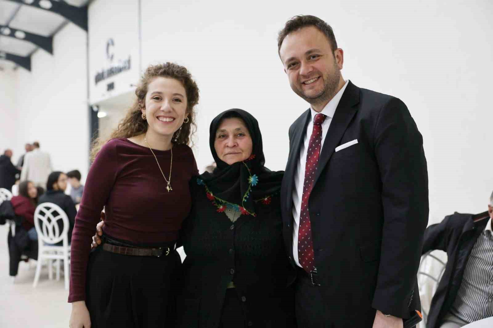 Başkan Dere, &Ccedil;ivrilli muhtarlarla iftar sofrasında buluştu
