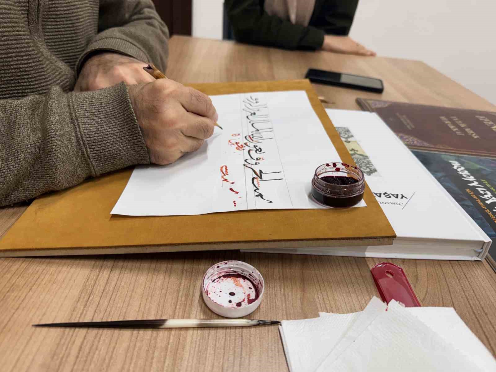 Esenyurt&rsquo;ta yeni hattatlar yetişiyor
