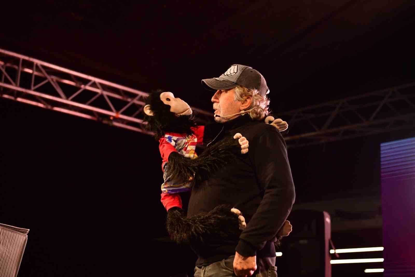 Osmangazi meydanı&rsquo;nda ramazan coşkusu s&uuml;r&uuml;yor
