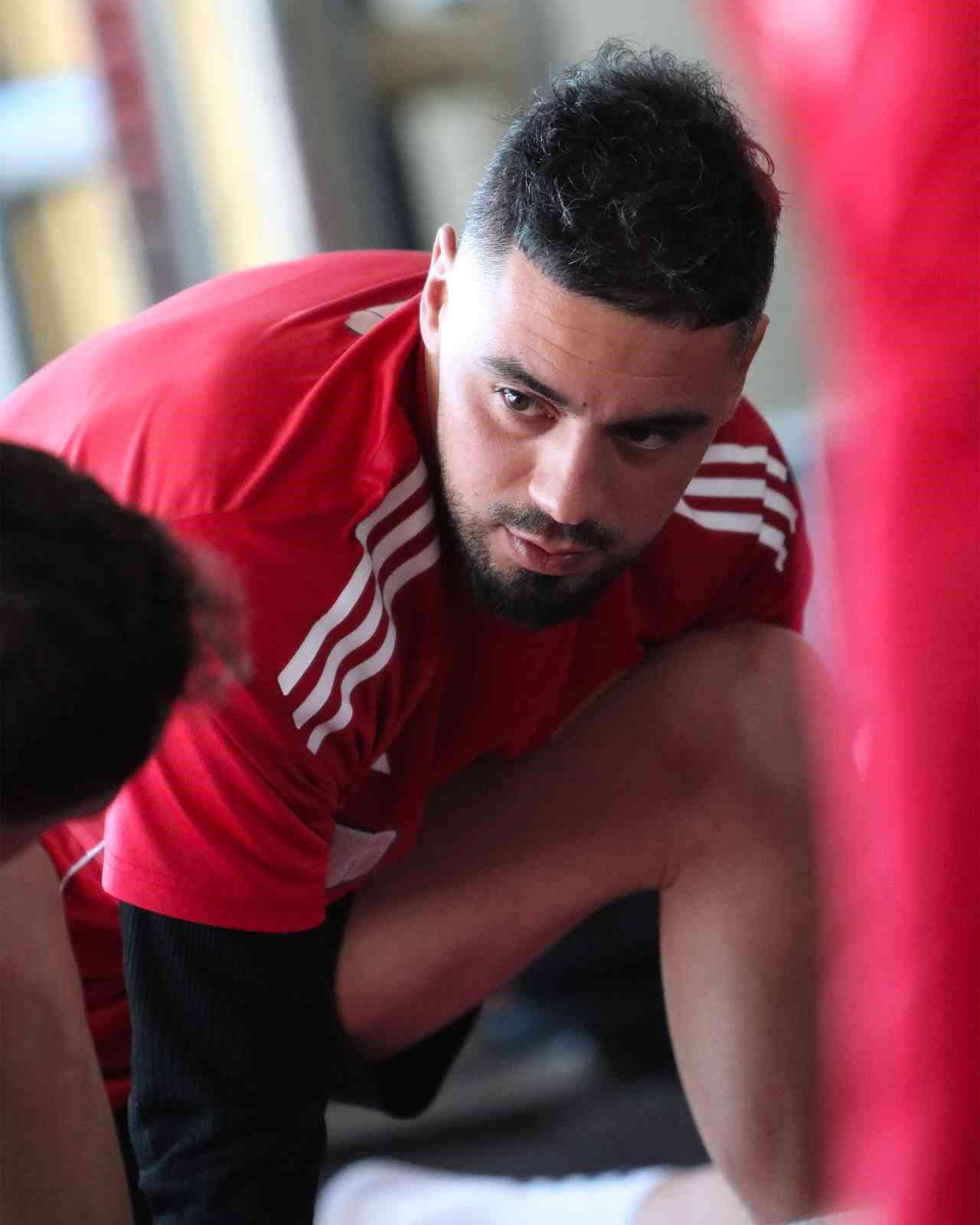 Eskişehirspor, S&ouml;ke 1970 SK ma&ccedil;ı i&ccedil;in hazırlanıyor
