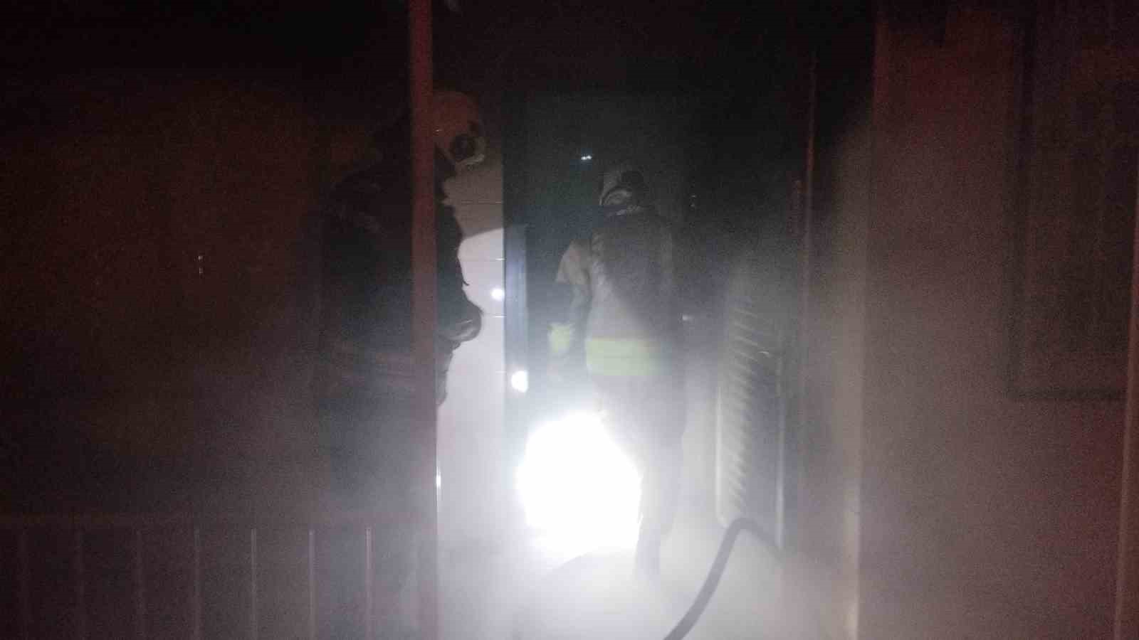 İskenderun’da  ev yangını