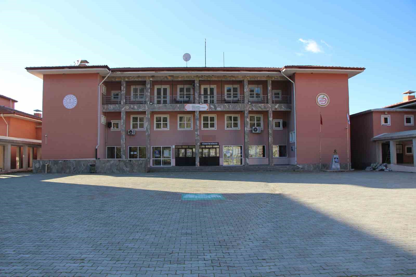 Amasya&rsquo;da Ramazan pideleri meslek liselilerden
