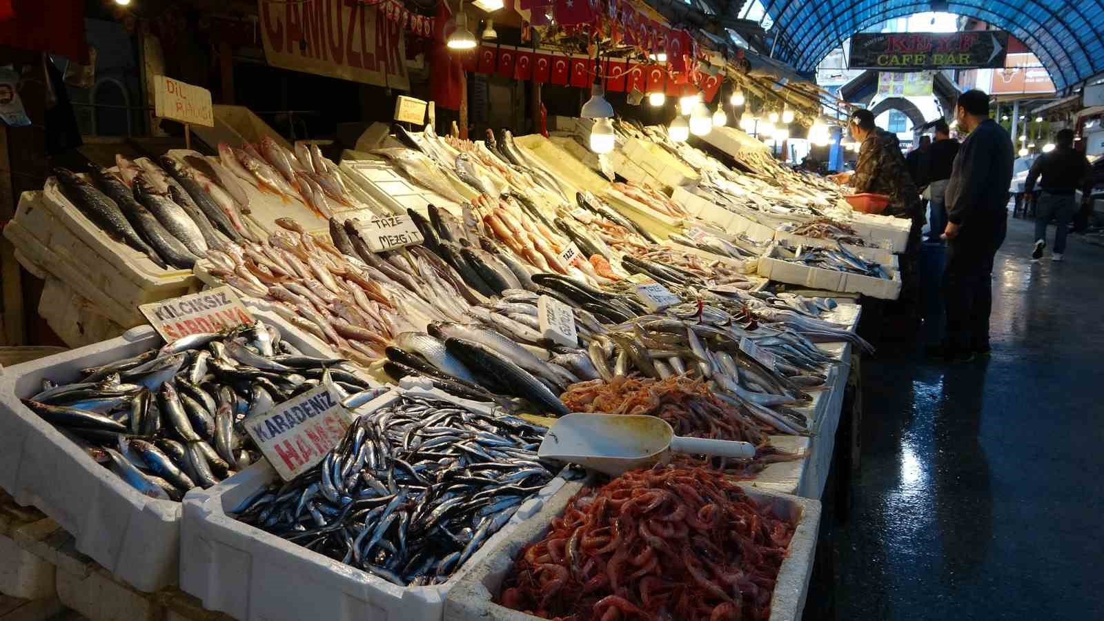 Mersin’de Ramazan’da balık fiyatları düştü, satışlar arttı