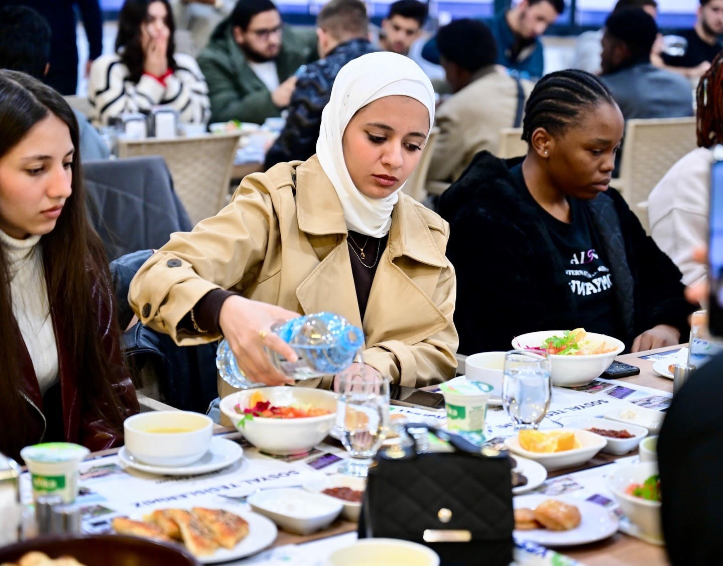 Başkan Ge&ccedil;it, 36 farklı &uuml;lkeden gelen uluslararası &ouml;ğrencileri iftarda ağırladı
