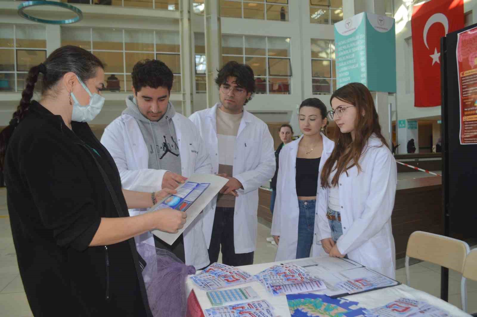 Kolon kanseriyle m&uuml;cadelede erken teşhis hayat kurtarıyor
