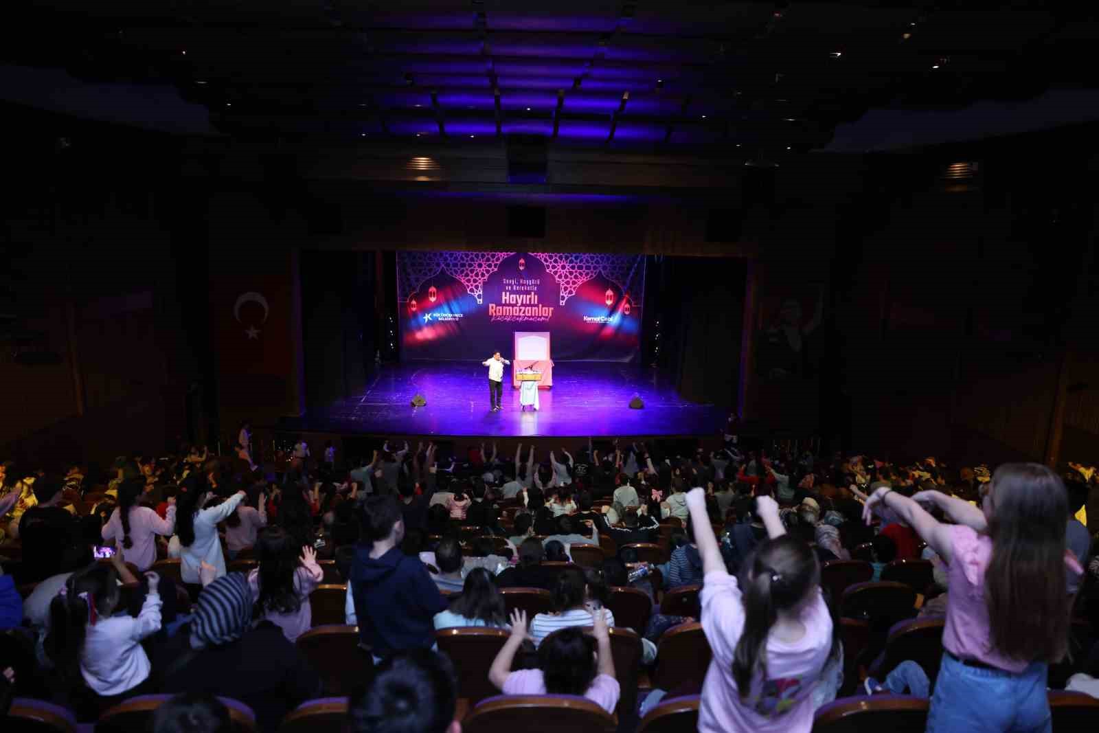 K&uuml;&ccedil;&uuml;k&ccedil;ekmece&rsquo;de iftar sofralarına ve Ramazan etkinliklerine yoğun ilgi
