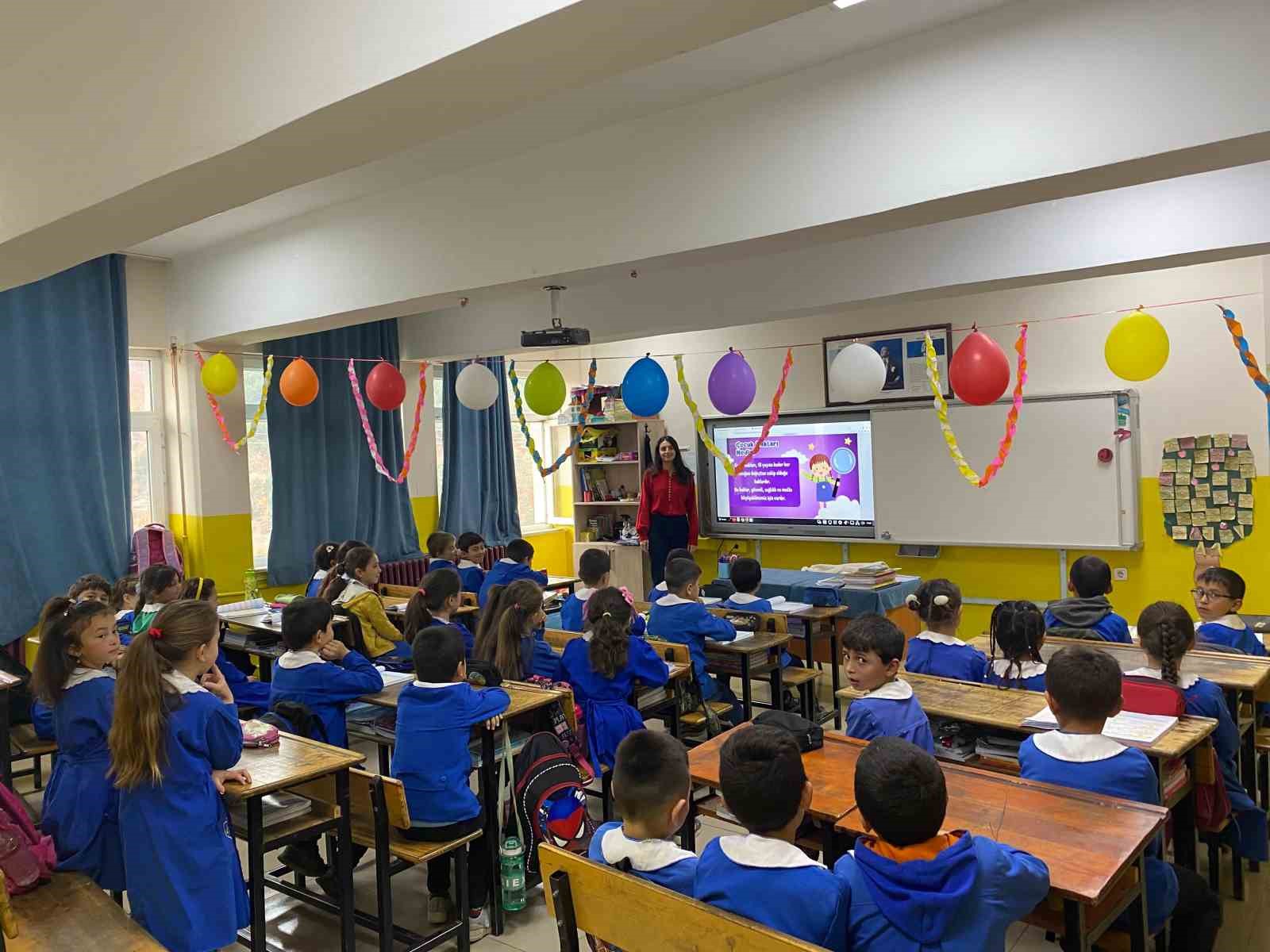 3 yılda binlerce &ouml;ğrenciye mahremiyet bilinci anlatıldı
