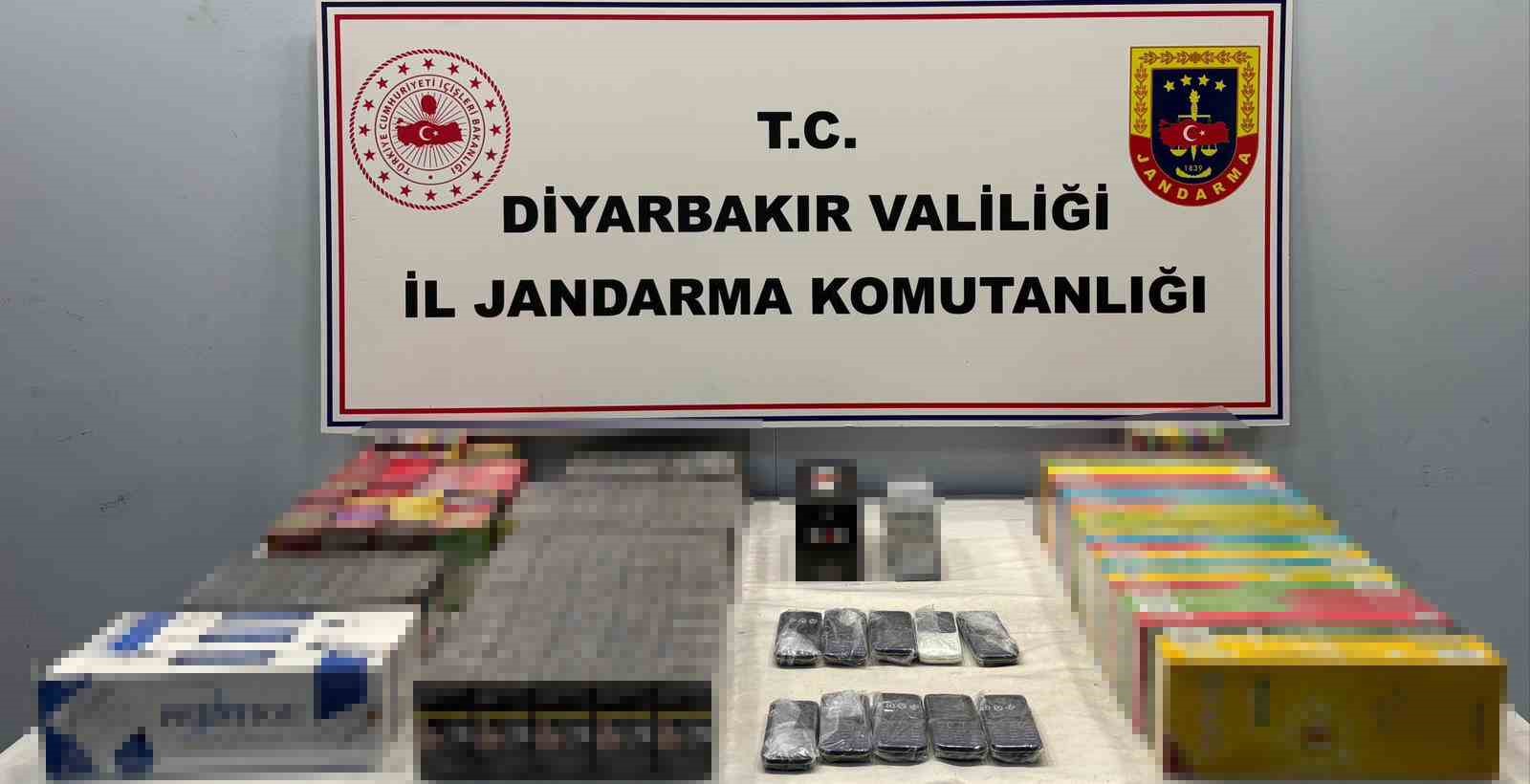 Diyarbakır&rsquo;da &ccedil;ok sayıda g&uuml;mr&uuml;k ka&ccedil;ağı &uuml;r&uuml;n ge&ccedil;irildi, 48 ş&uuml;pheliye yasal işlem yapıldı
