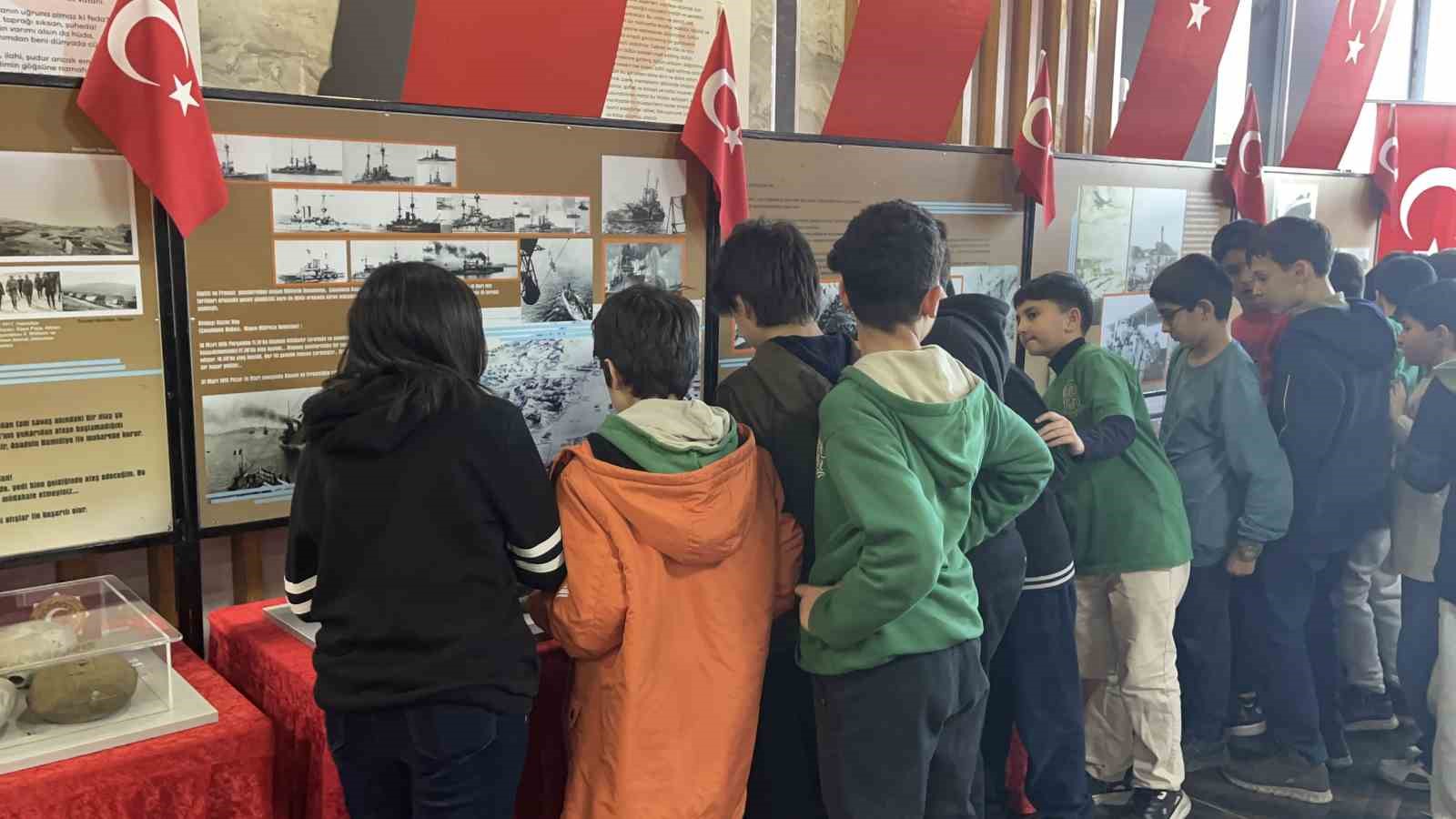 Osmaniye&rsquo;de &Ccedil;anakkale Savaş Objeleri ve Fotoğrafları Sergisi a&ccedil;ıldı
