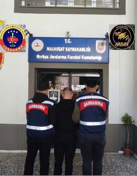 Jandarma 15 g&uuml;nde 973 aranan ş&uuml;pheliyi yakaladı
