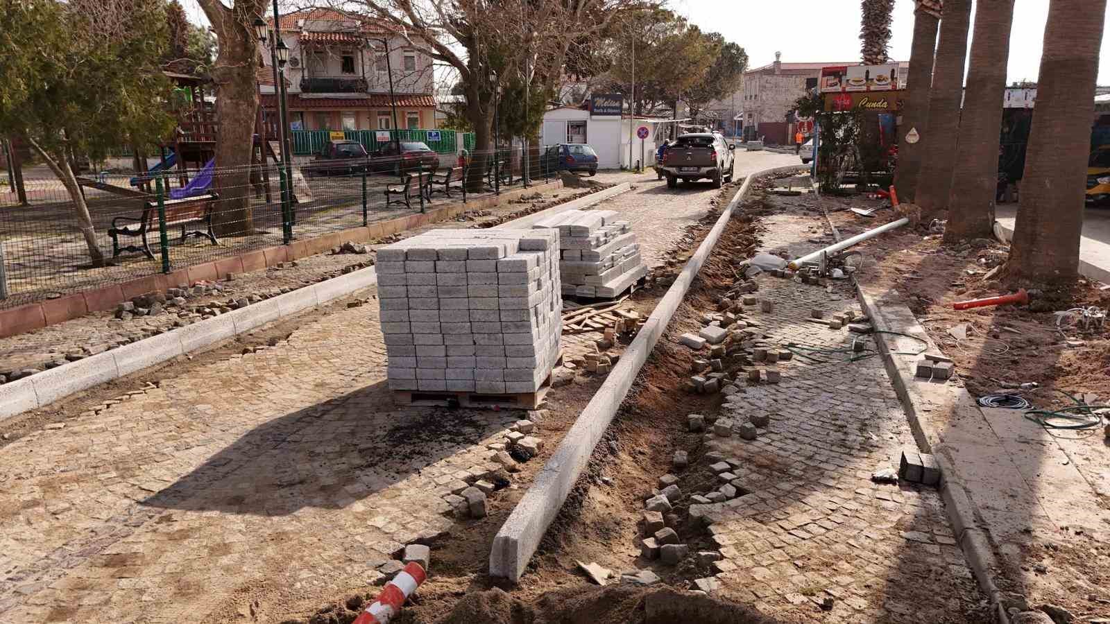 Cunda&rsquo;da, ara&ccedil; trafiği ve yaya ulaşımına d&uuml;zenleme
