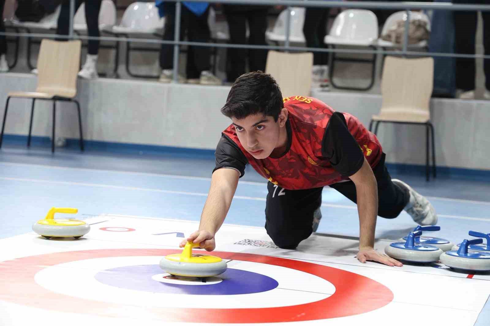 Elazığ, Floor Curling gen&ccedil;ler grup m&uuml;sabakalarına ev sahipliği yaptı
