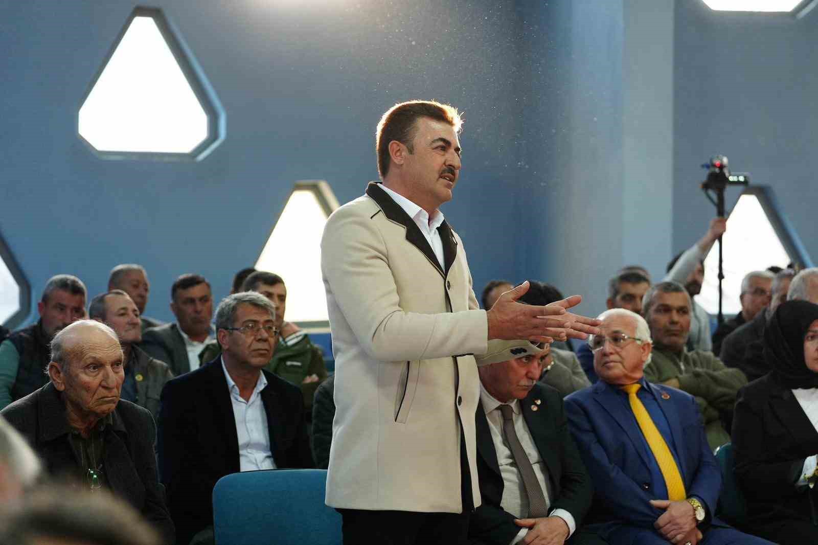 B&uuml;y&uuml;kşehir Belediye Başkanı Dutlulu, Salihli&rsquo;de muhtarlarla buluştu
