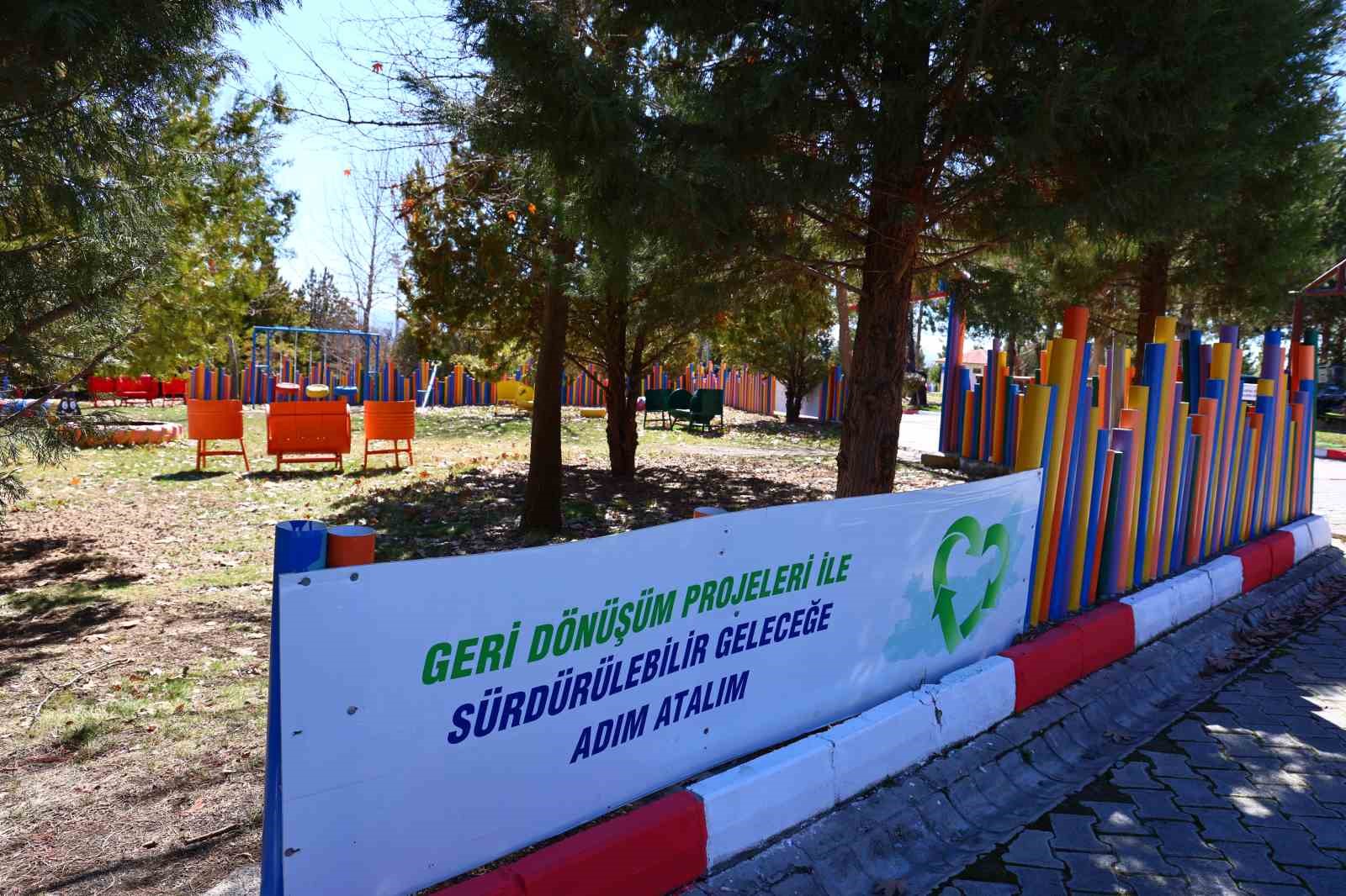 Kızının atlı terapideki d&ouml;n&uuml;ş&uuml;m&uuml; T&uuml;rkiye&rsquo;de ilke imza attırdı
