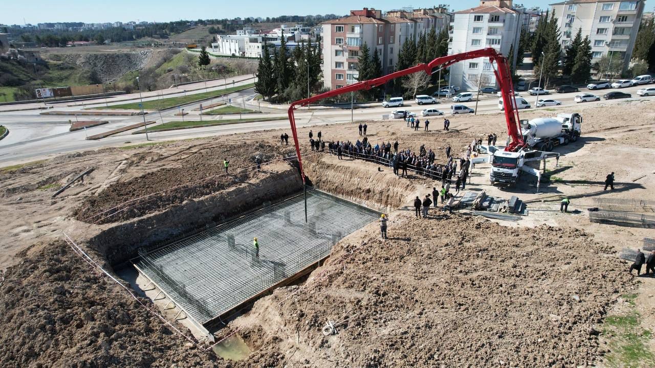 Karapınar Mahallesi&rsquo;nde Atat&uuml;rk Parkı&rsquo;nın temeli atıldı
