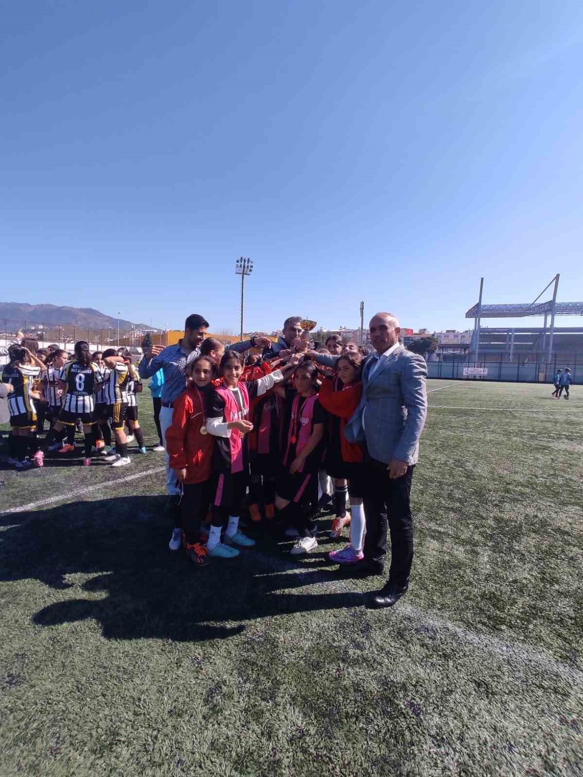 Aydın&rsquo;da K&uuml;&ccedil;&uuml;kler Futbol İl Birinciliği tamamlandı
