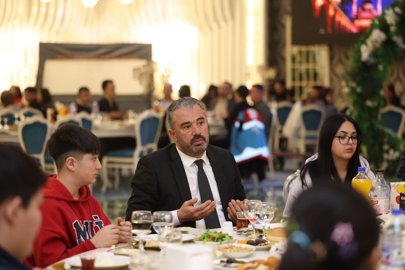 Pursaklar Belediyesi, yetim ve öksüz çocuklarla aynı sofrada