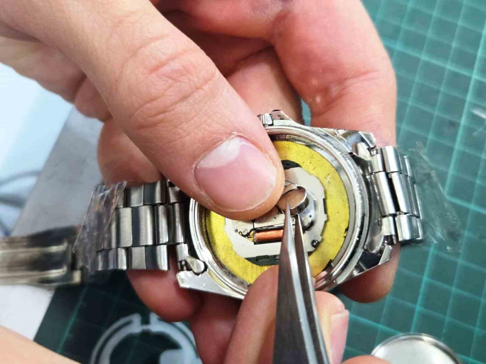 Samsun&rsquo;un en gen&ccedil; saat tamircisi, zamana ayar veriyor
