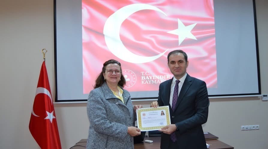 Bayındır Sosyal Yardımlaşma Vakfı, &ccedil;alışma performansı ile İzmir&rsquo;de birinci oldu
