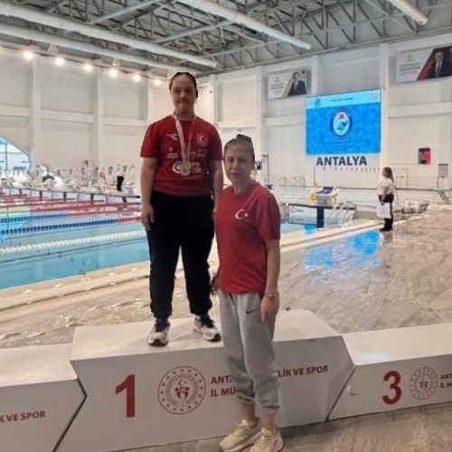 Muğlalı &ouml;zel sporcu Oral, T&uuml;rkiye Şampiyonası&rsquo;nda 6 altın madalya kazandı
