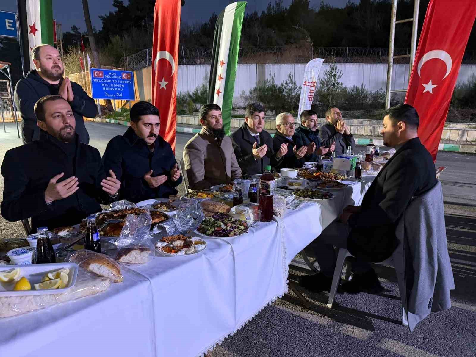 Yayladağı G&uuml;mr&uuml;k Kapısı&rsquo;nda dostluk iftarı
