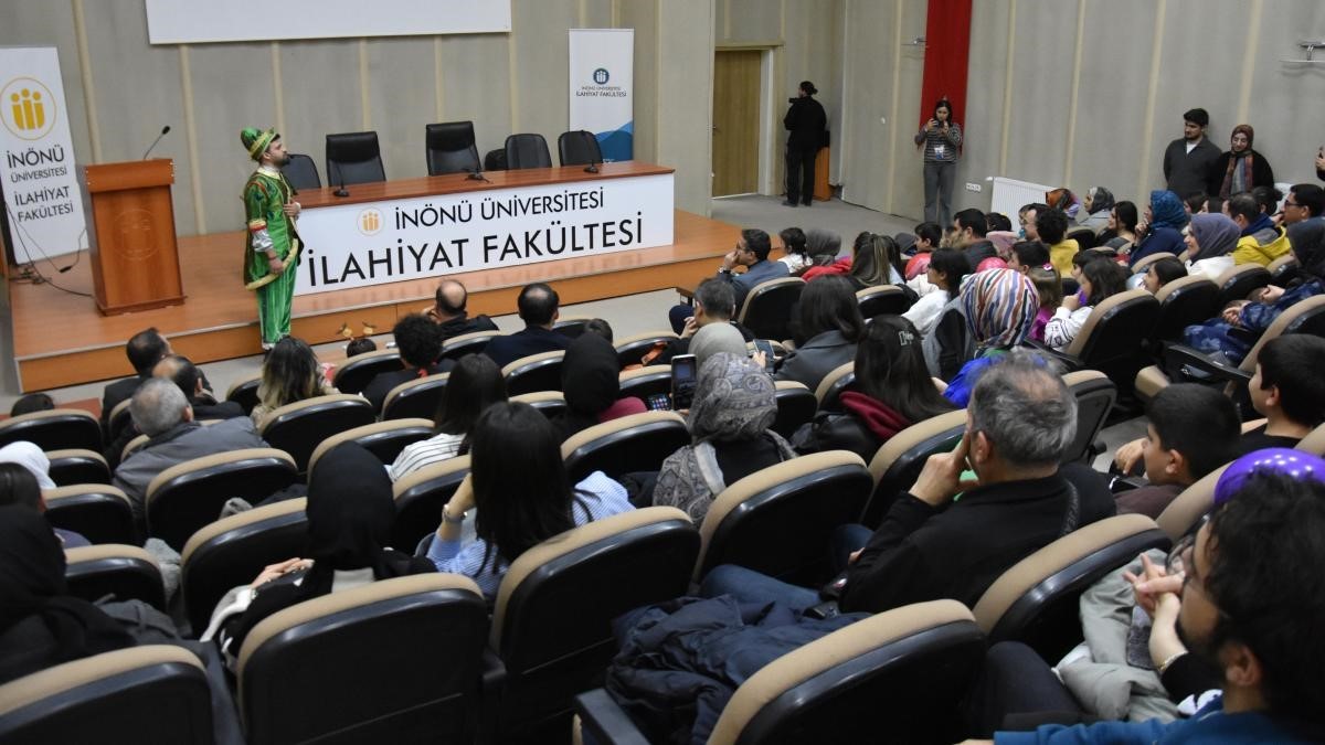 Karag&ouml;z ile Hacivat&rsquo;a yoğun ilgi
