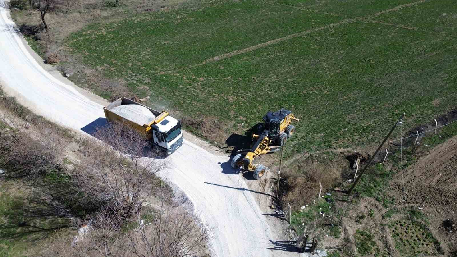 Battalgazi&rsquo;de yol &ccedil;alışmaları s&uuml;r&uuml;yor
