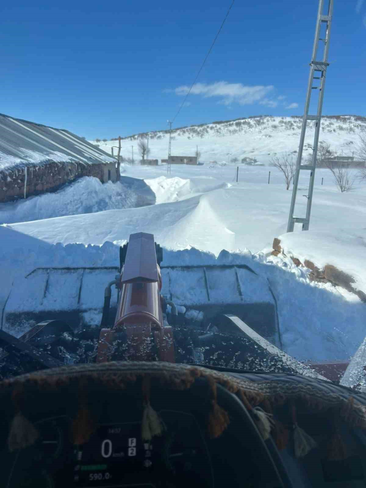 Muş&rsquo;ta mahsur kalan vatandaşlar kurtarıldı
