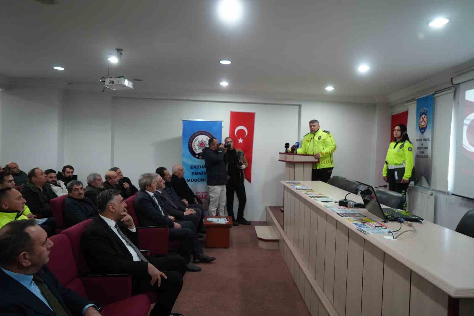 Polis, Erzurum&rsquo;da kural ihlali yapan meslektaşını affetmedi
