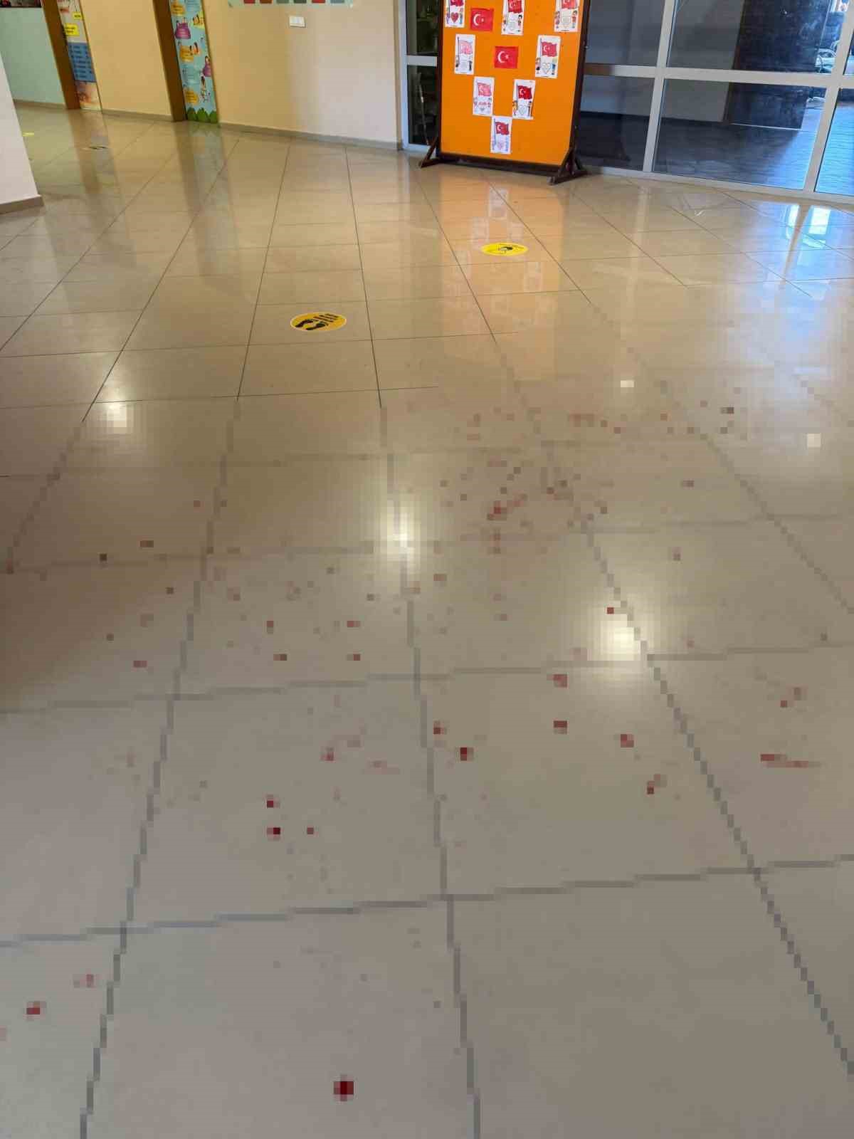 Yozgat&rsquo;ta &ouml;ğrenci yakını, okul m&uuml;d&uuml;r&uuml;n&uuml; darbetti
