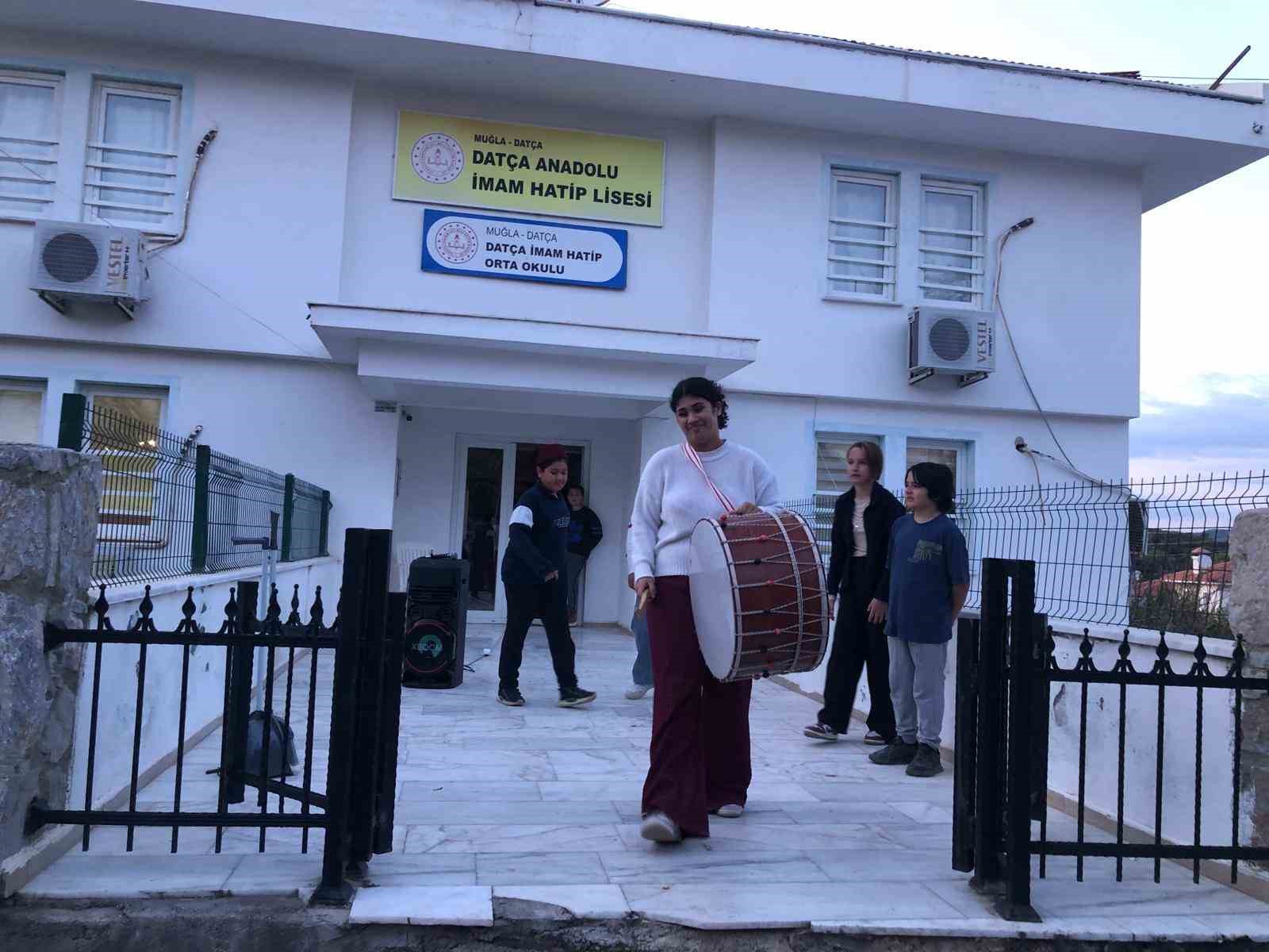 Dat&ccedil;a İmam Hatip Lisesi&rsquo;nden iftar yemeği
