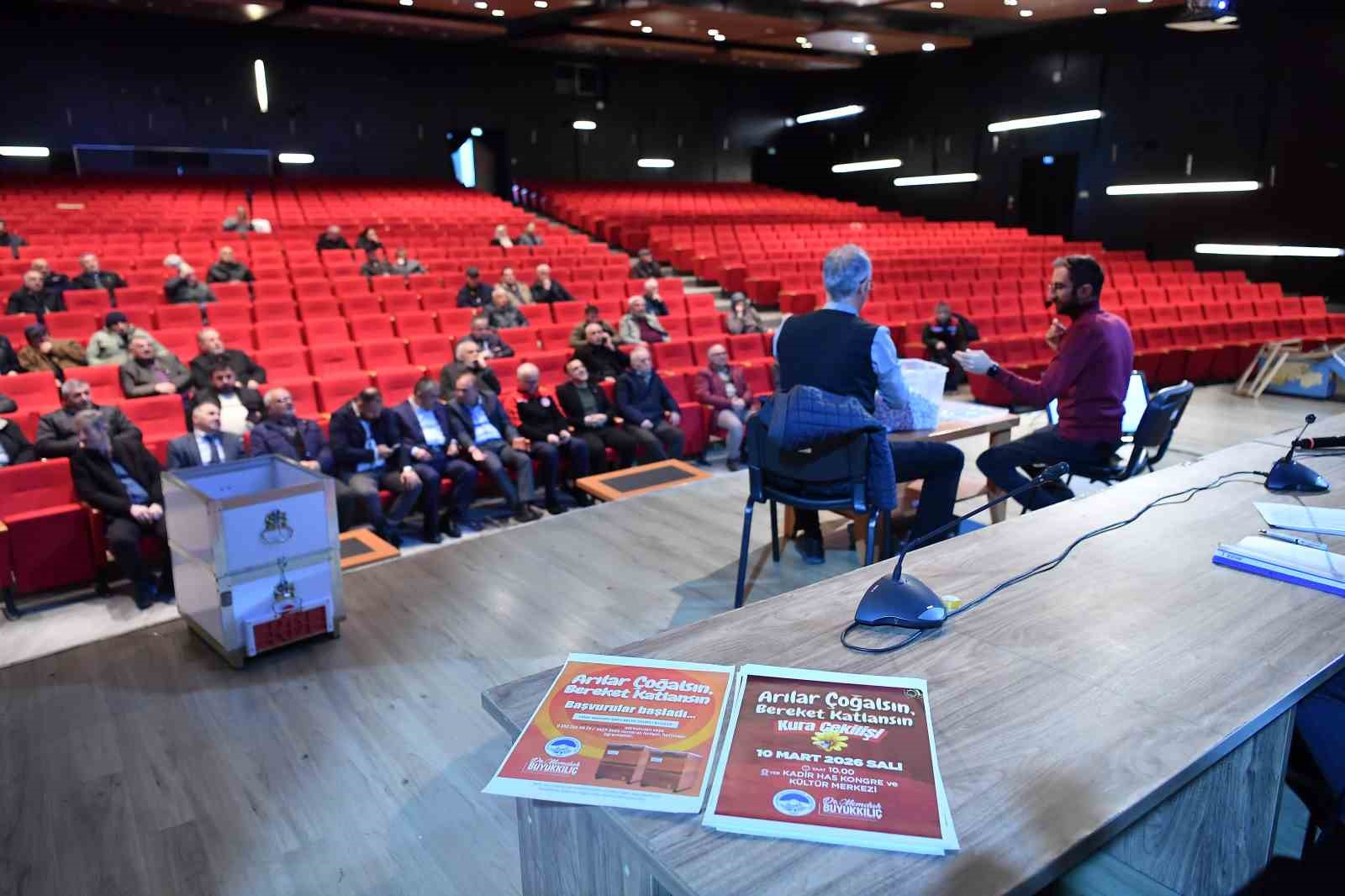 B&uuml;y&uuml;kşehir&rsquo;in &lsquo;Arılar &Ccedil;oğalsın, Bereket Katlansın Projesi&rsquo;nde kura heyecanı yaşandı
