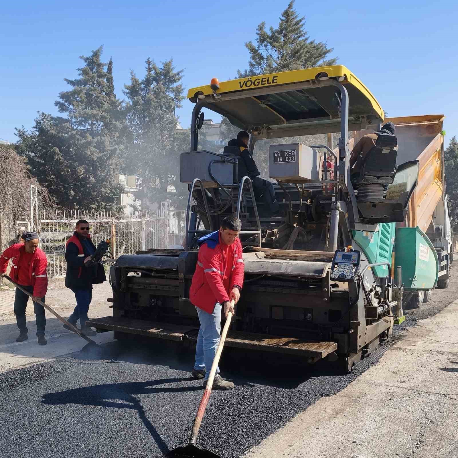Kahramanmaraş’ta yol yenileme çalışmaları sürüyor
