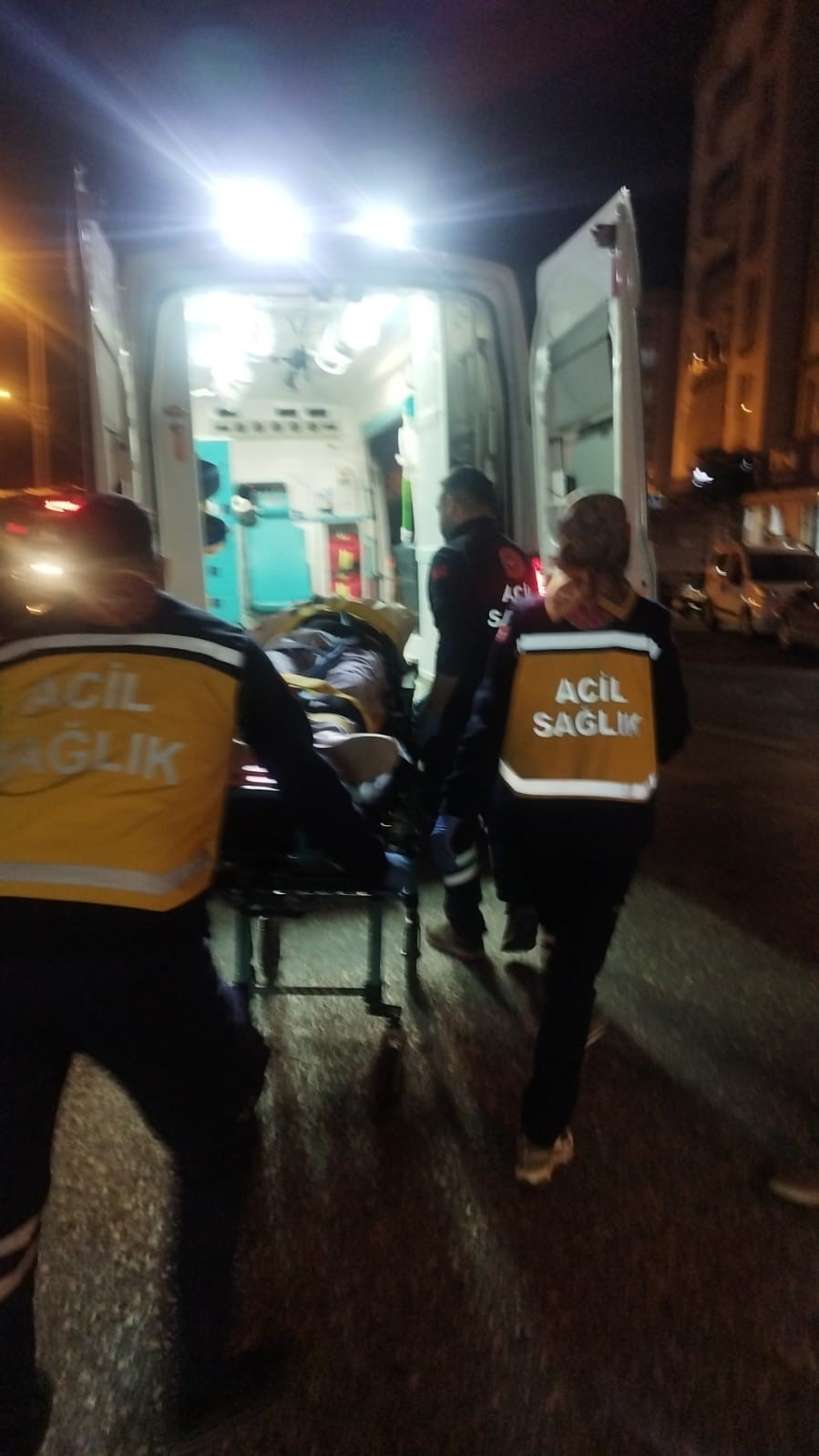 Motosikletler kafa kafaya &ccedil;arpıştı: 1 yaralı
