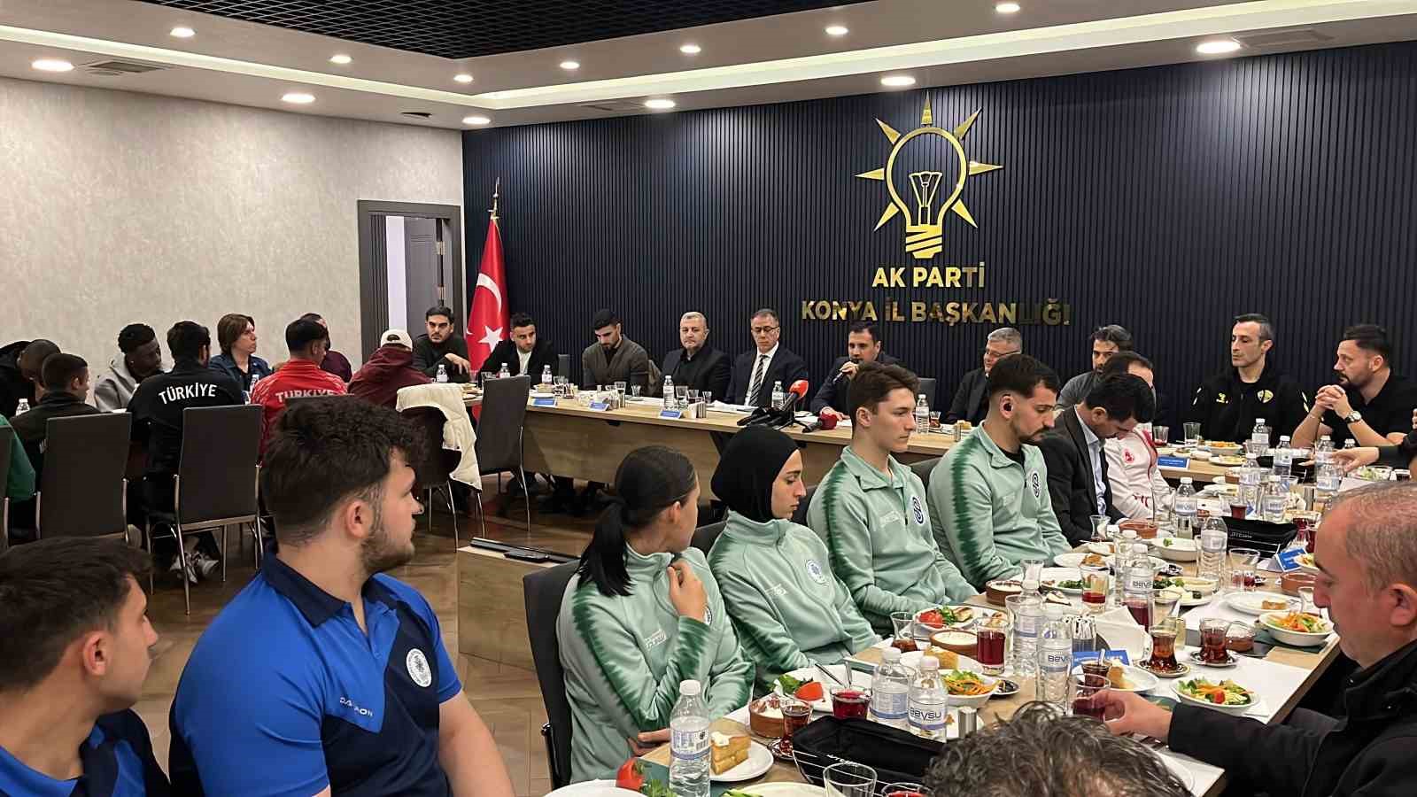 Spor camiası AK Parti Konya İl Başkanlığı&rsquo;nın iftarında buluştu
