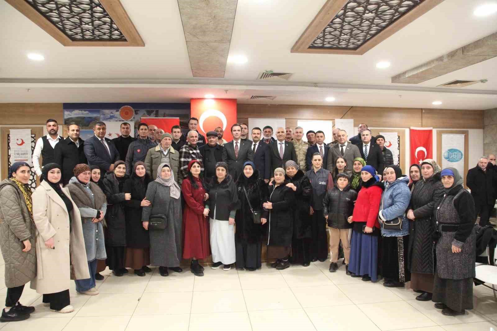 Ahlat&rsquo;taki Ahıska T&uuml;rkleri iftar sofrasında bir araya geldi
