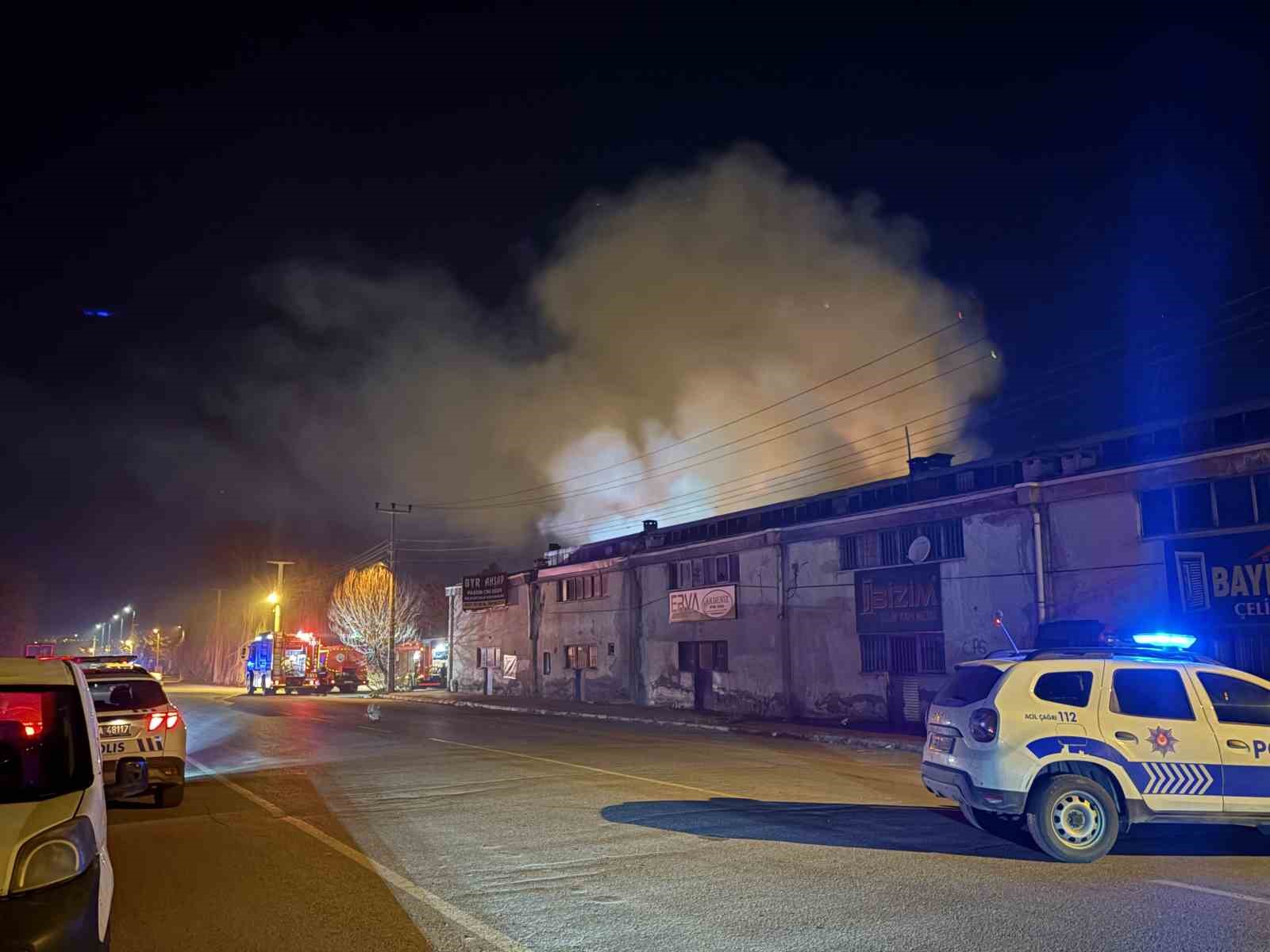 Kayseri&rsquo;de mobilya at&ouml;lyesi alevlere teslim oldu
