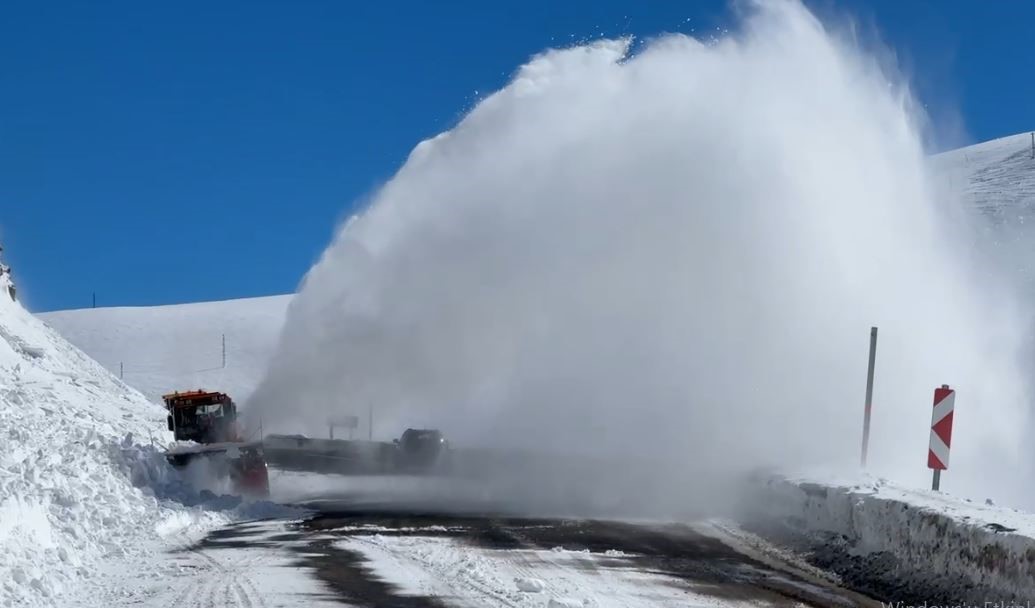2 bin 540 rakımlı Sahara Ge&ccedil;idi&rsquo;ne &ccedil;ığ d&uuml;şt&uuml;
