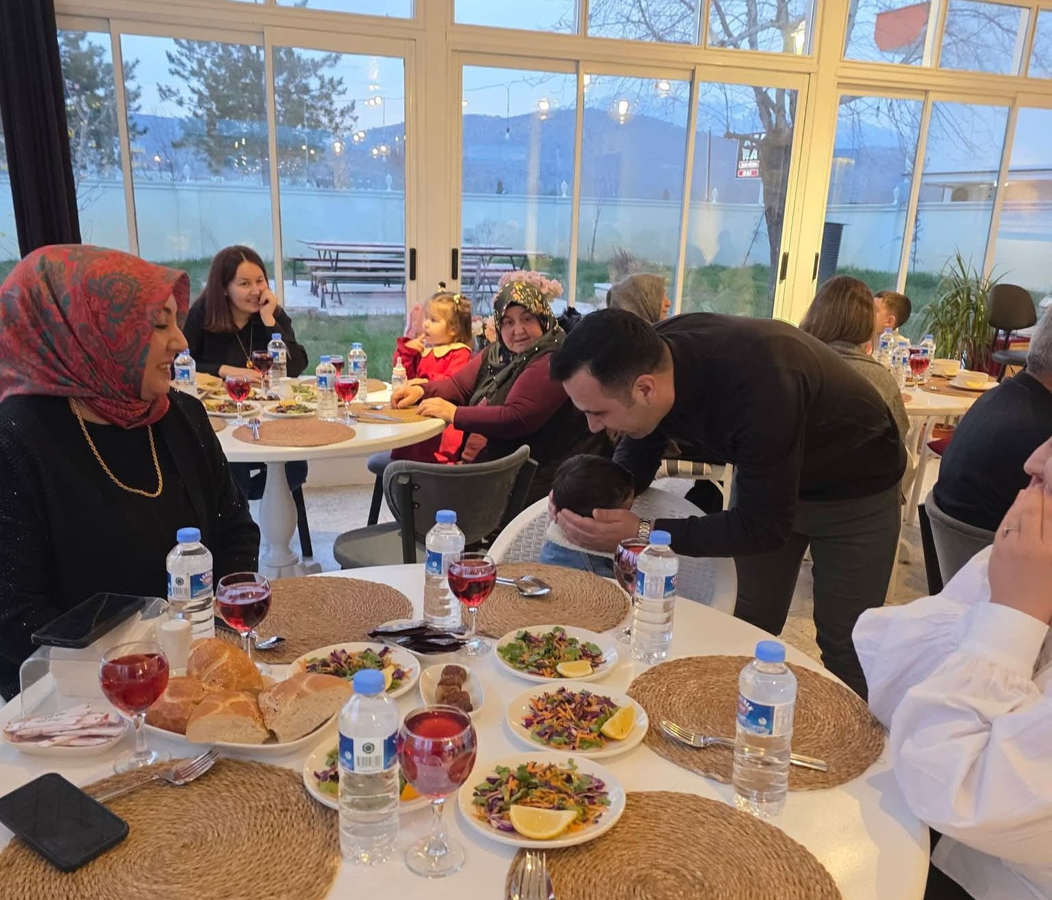G&ouml;lbaşı&rsquo;nda şehit yakınları ve gazilerle iftar programı
