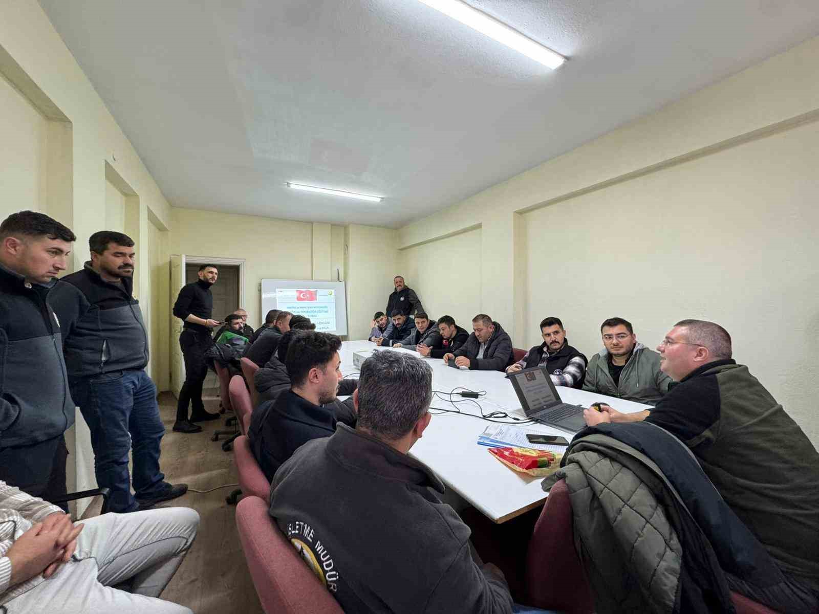 K&uuml;tahya OBM&rsquo;de ara&ccedil; şof&ouml;rleri ve operat&ouml;rlere eğitim verildi
