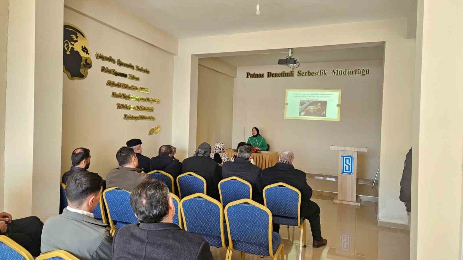 Patnos Denetimli Serbestlik M&uuml;d&uuml;rl&uuml;ğ&uuml;&rsquo;nden y&uuml;k&uuml;ml&uuml;lere &ouml;fke kontrol&uuml; semineri
