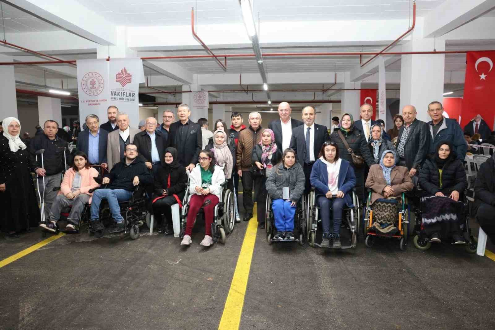 Denizli OSB Y&ouml;netim Kurulu Başkanı Baltalı ve iş insanları iftarda &ouml;ğrencilerle buluştu
