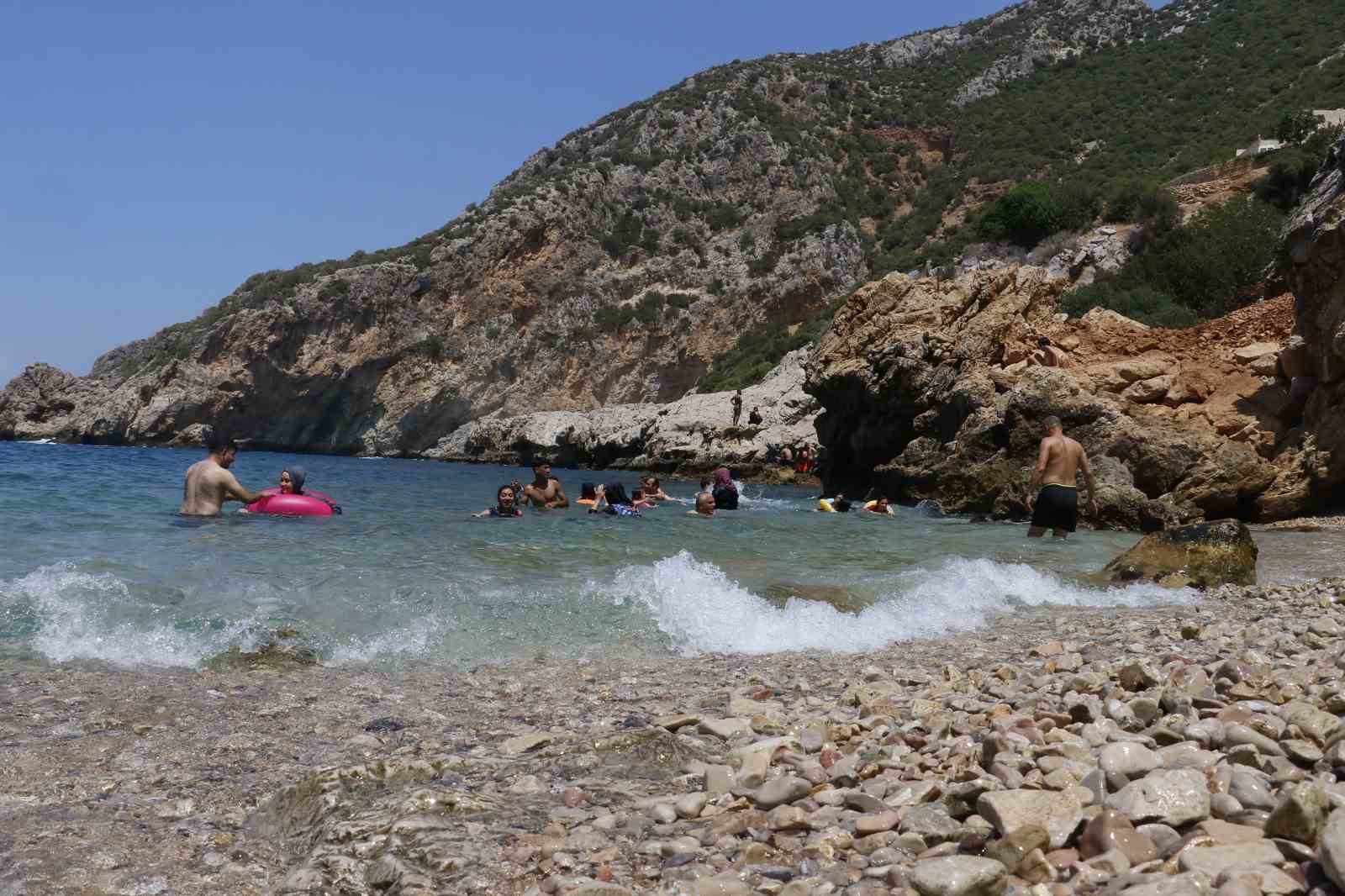 Yayladağı&rsquo;nın gizli cenneti Karamağara koyuna Sualtı Savaş M&uuml;zesi kuruluyor

