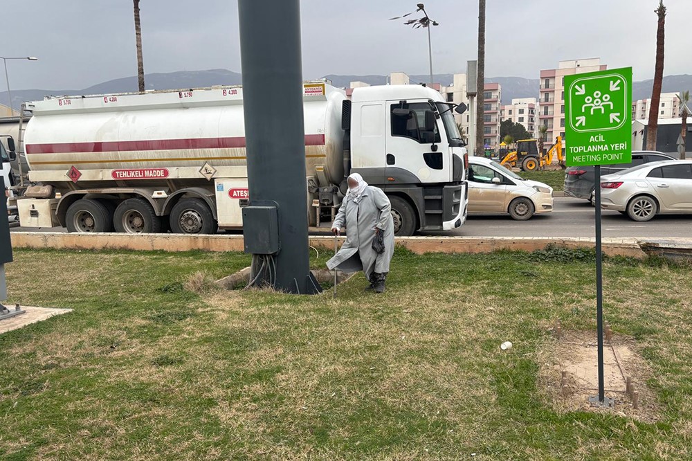 Zabıta operasyonuyla yakalanan dilencilerin &uuml;zerinde 4 bin TL&rsquo;yi bulan para ele ge&ccedil;irildi
