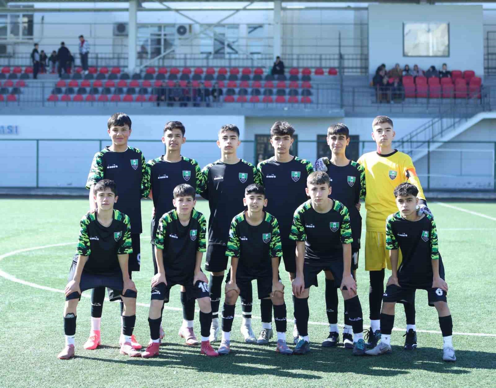 Şehitkamil&rsquo;in Gen&ccedil; Kramponları Gaziantep&rsquo;i T&uuml;rkiye Şampiyonası&rsquo;nda temsil edecek
