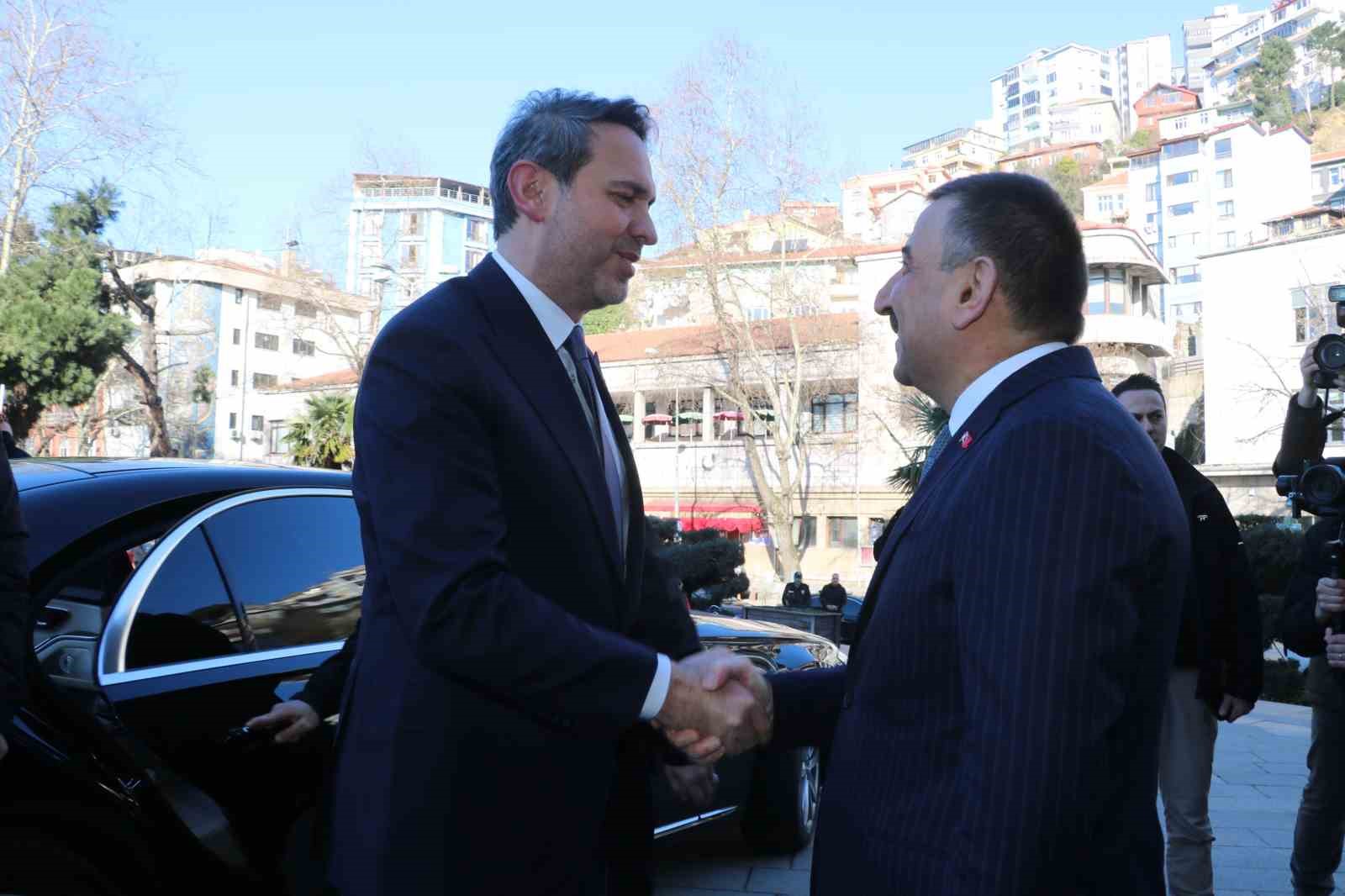 Bakan Bayraktar: "Doğalgaz &uuml;retimi 2028&rsquo;de 4 katına &ccedil;ıkacak ve 17 milyon hanenin ihtiyacını kendi gazımız ile karşılamış olacağız"
