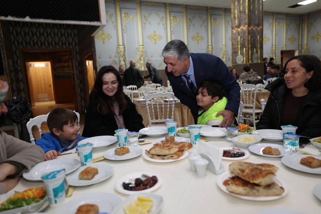 Dilovası’nda gençlik iftarı