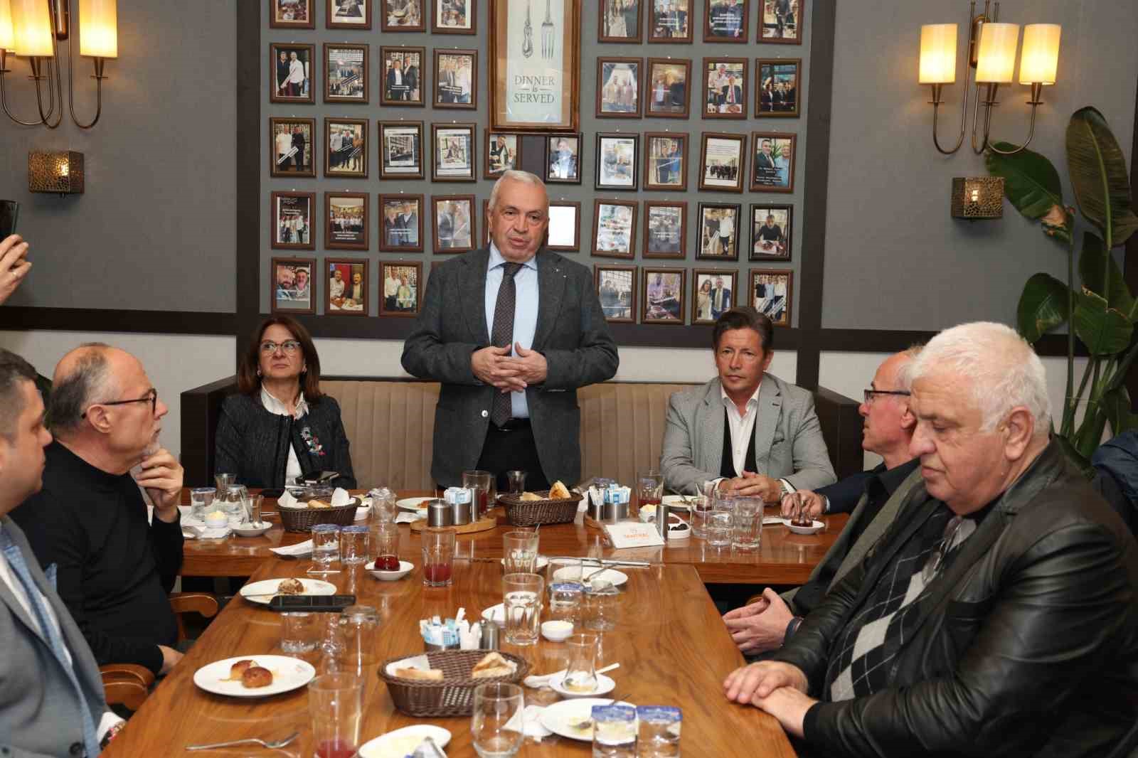 Başkan Şadi Özdemir amatör spor kulüp temsilcileri ile buluştu