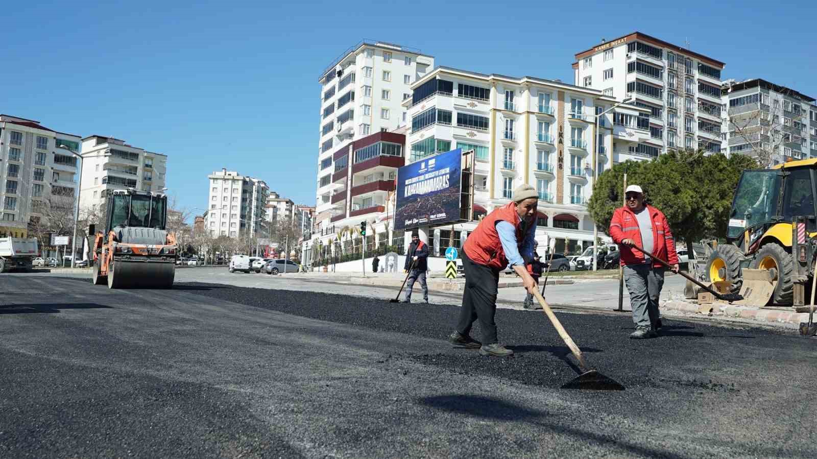 Kahramanmaraş’ta cadde ve sokaklar asfaltlanıyor
